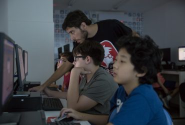 SuperGeeks qualifica talentos em tecnologia